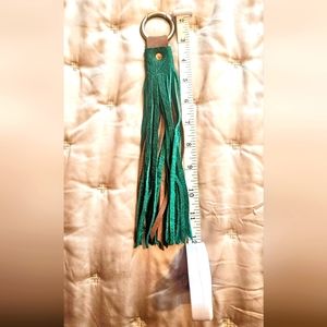 Hinged O Ring Tassel/ NaturalVeg Tan& Green (looks Taupe )